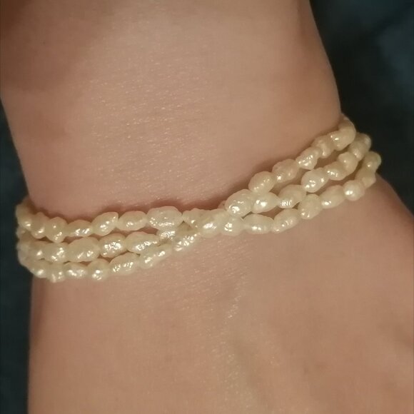 Vintage Three-Strand White Freshwater Pearl Bracelet - Picture 3 of 7